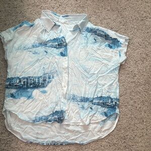 Jane + Delancey city print short sleeve top size L